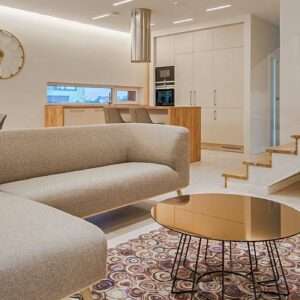 luxury rentals in larnaca